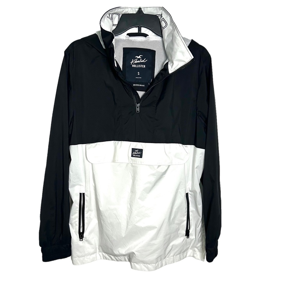 Khalid x Hollister Collab white and black hooded windbreaker Sz Small